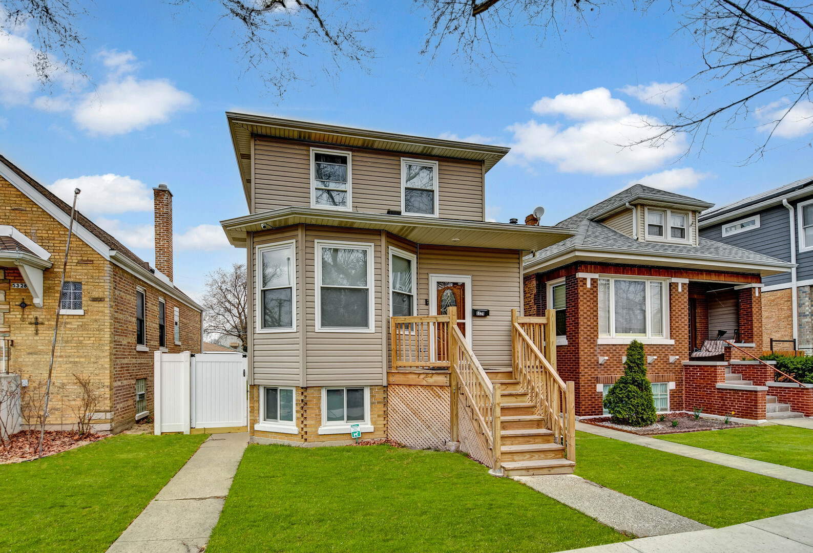 5324 S Lockwood Avenue  Chicago IL 60638 photo