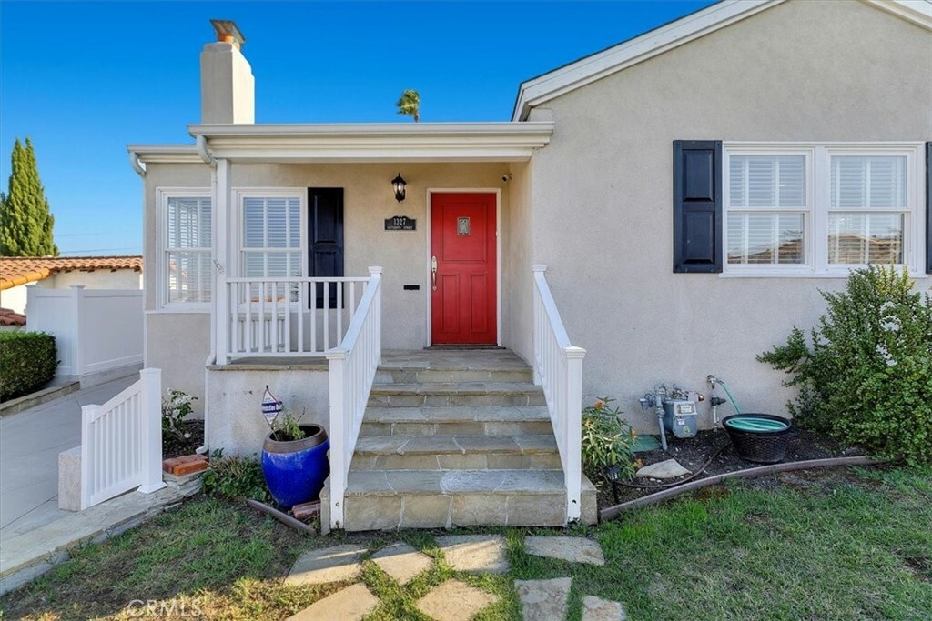 Property Photo:  1327 W 16th Street  CA 90732 