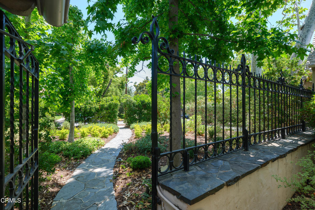 Property Photo:  1125 Armada Drive  CA 91103 