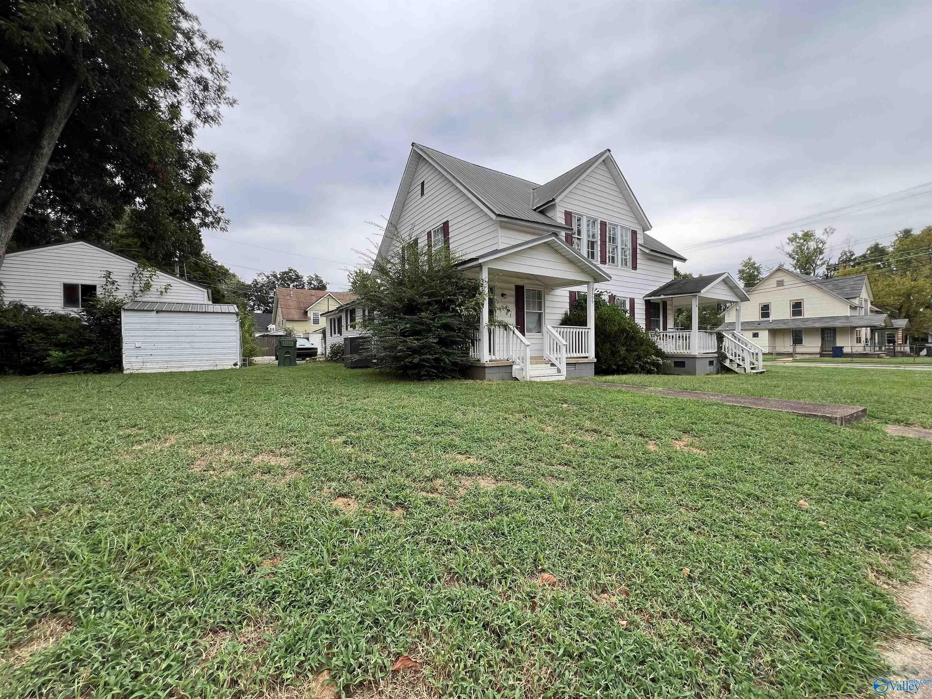 Property Photo:  3509/3511 Clopton Street SW  AL 35805 