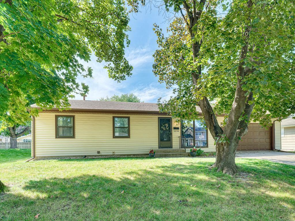 Property Photo:  1016 Jackson Street S  MN 55379 