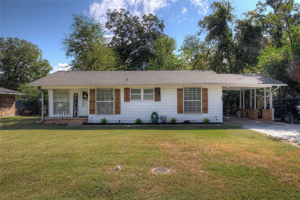 Property Photo: 206 9th Street TX 75482