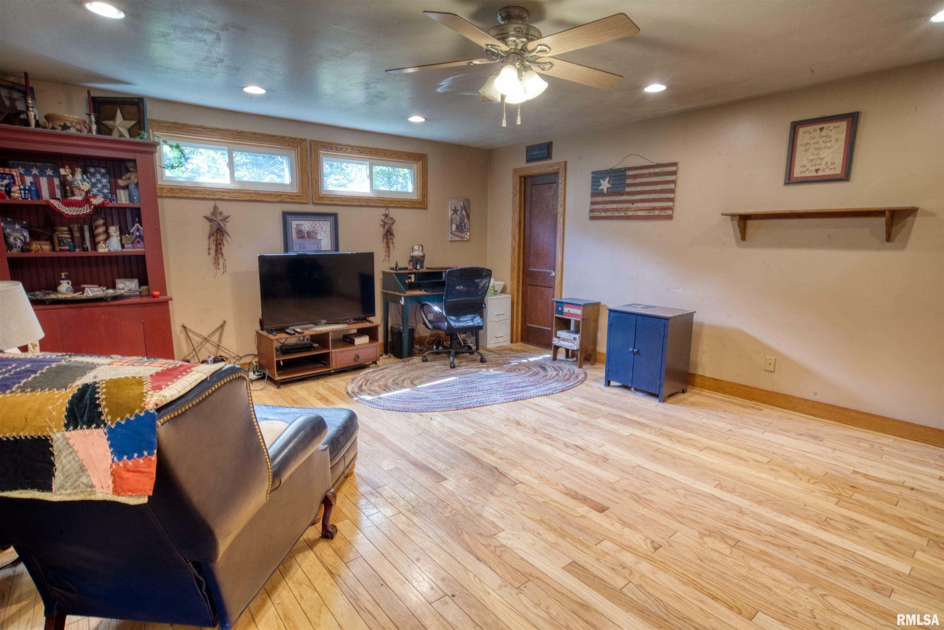 Property Photo:  809 N Sterling Avenue  IL 61604 