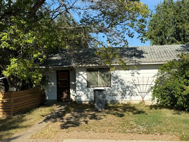 Photo de la propriété:  1237 6 Avenue  AB T9W 1G2 