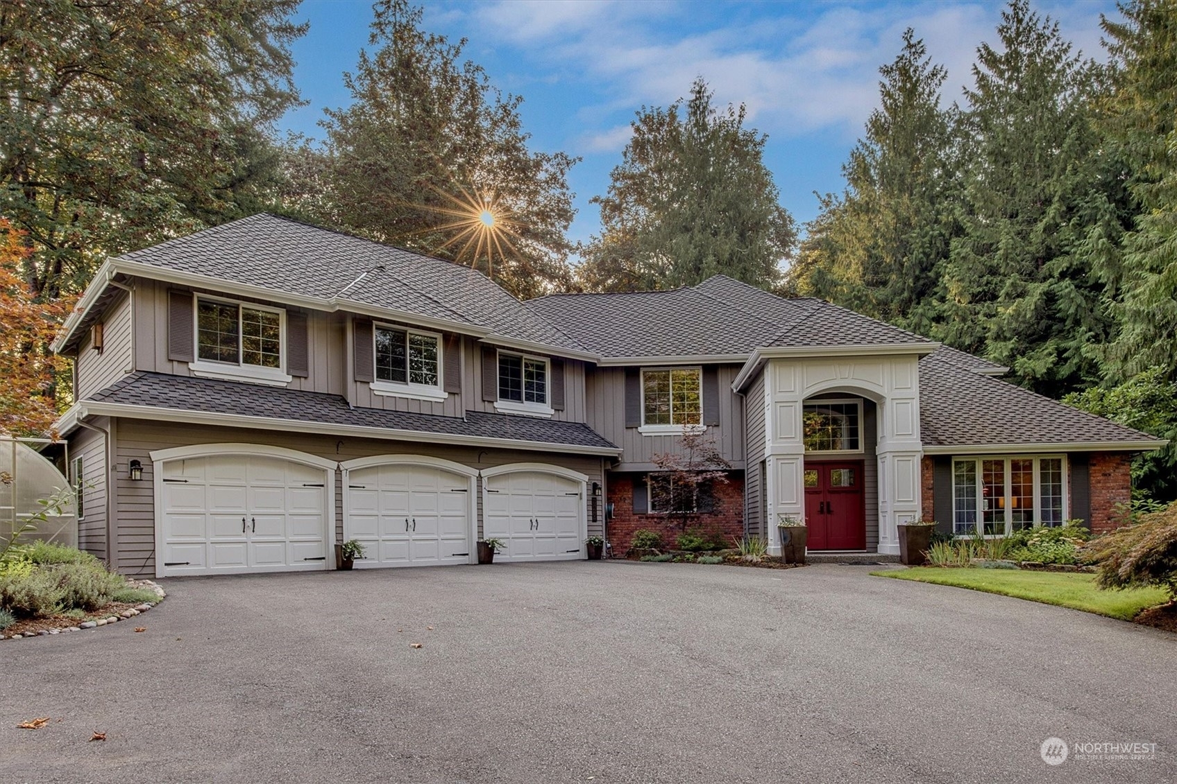 Property Photo:  2420 265th Avenue NE  WA 98053 