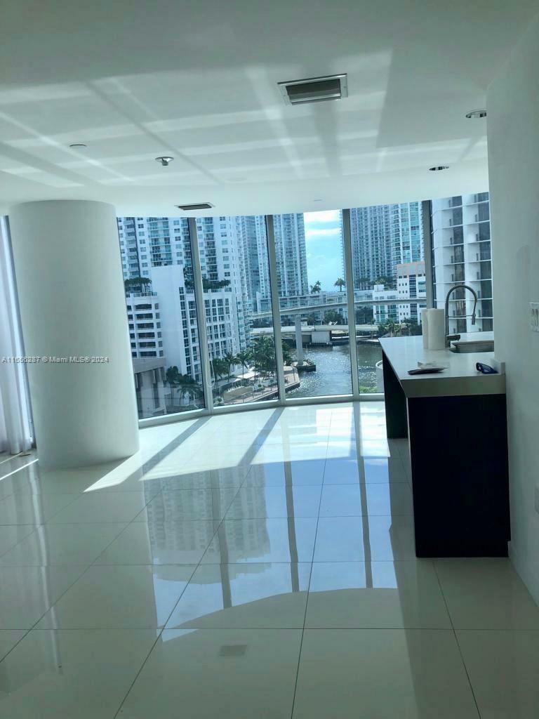 Property Photo:  200 Biscayne Boulevard Way 902  FL 33131 