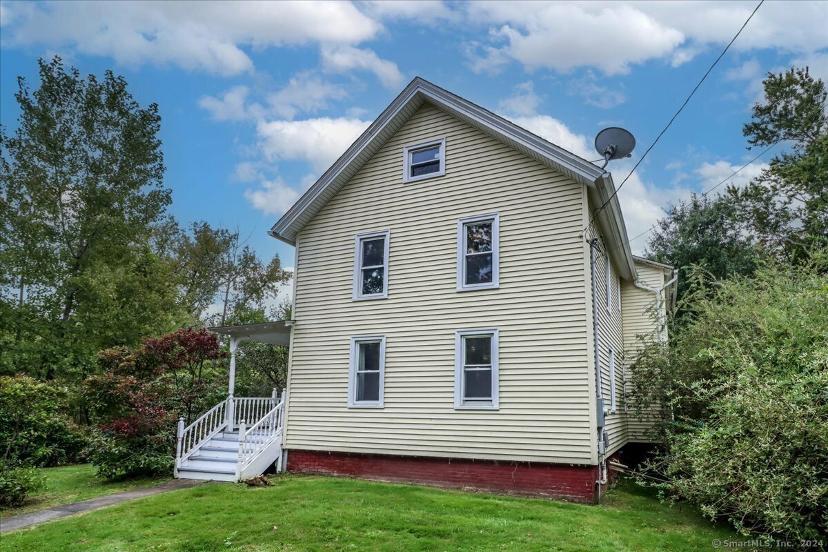 Property Photo:  160 Pleasant Street  CT 06095 