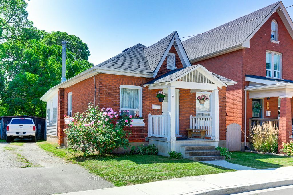 Property Photo:  10 Wilkes St  ON N3T 4V6 