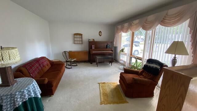 Property Photo: 1003 NE 12th Ave SD 57401