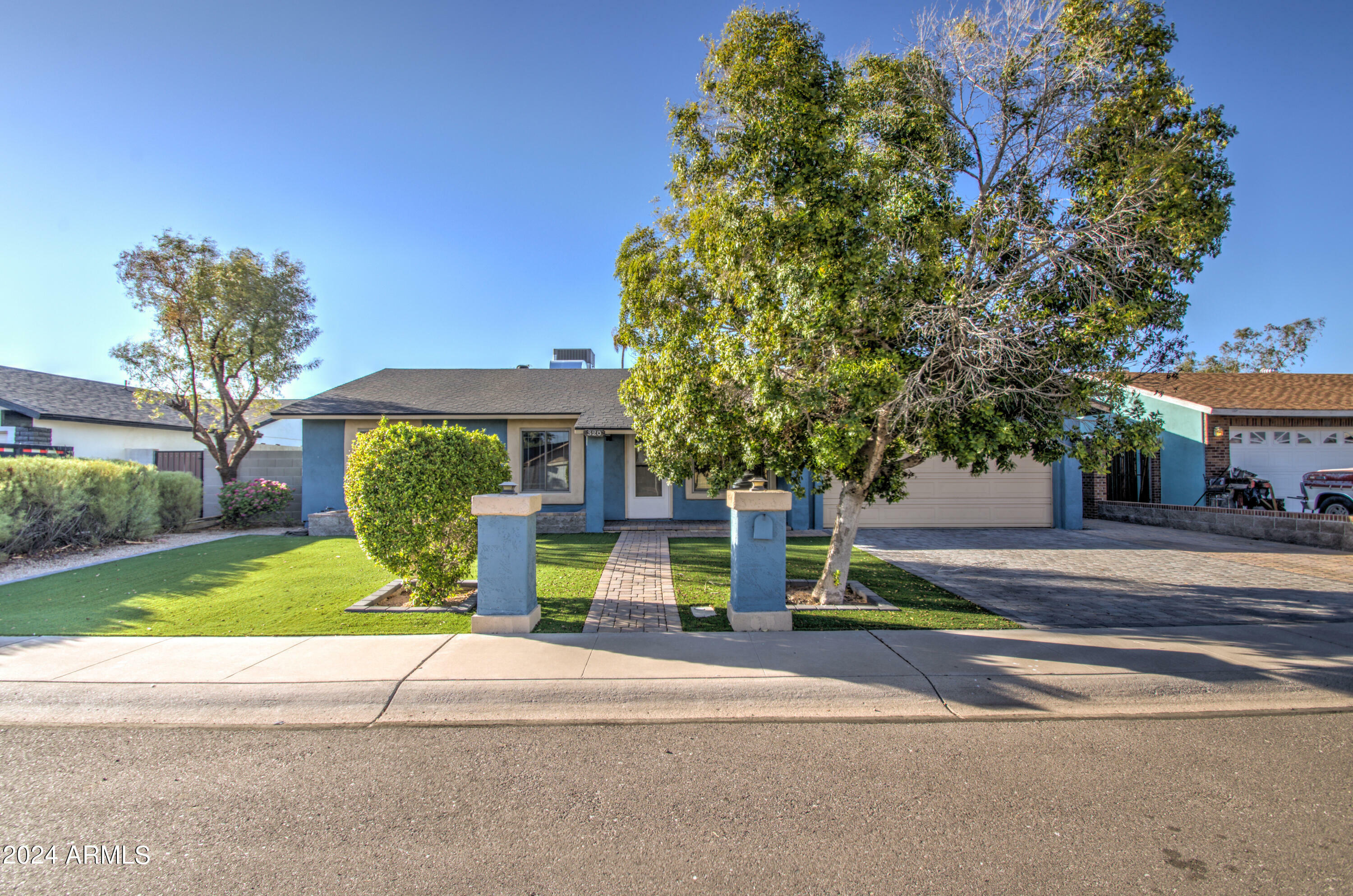 Property Photo:  320 W Nopal Place  AZ 85224 