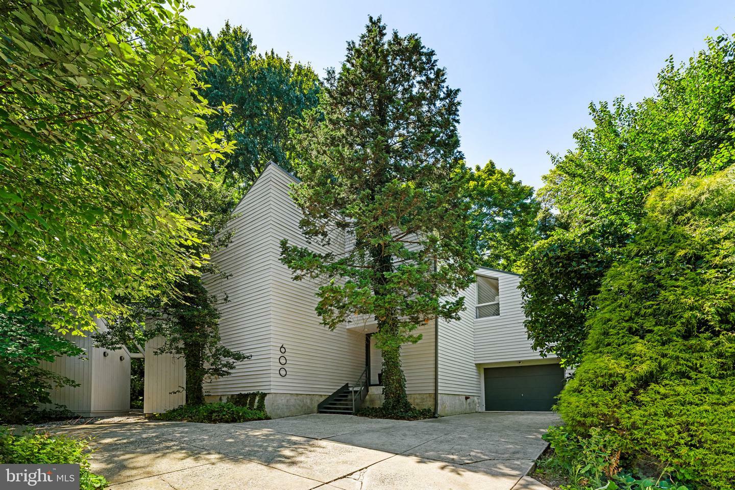 Property Photo:  600 N Swarthmore Avenue  PA 19081 