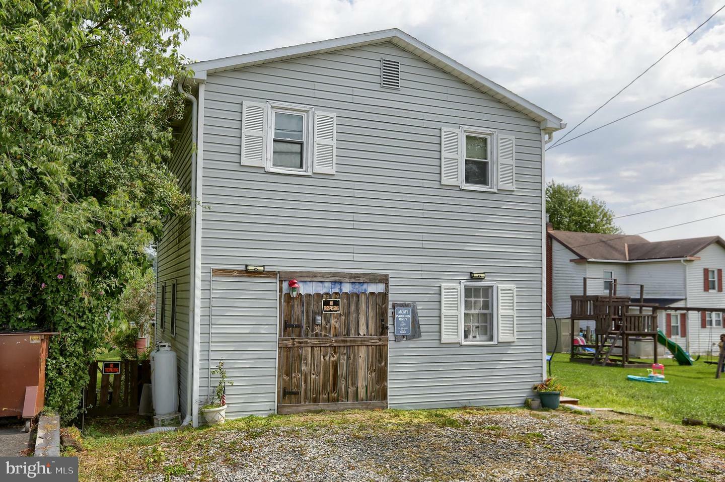 Property Photo:  106 N Market Street  PA 17045 