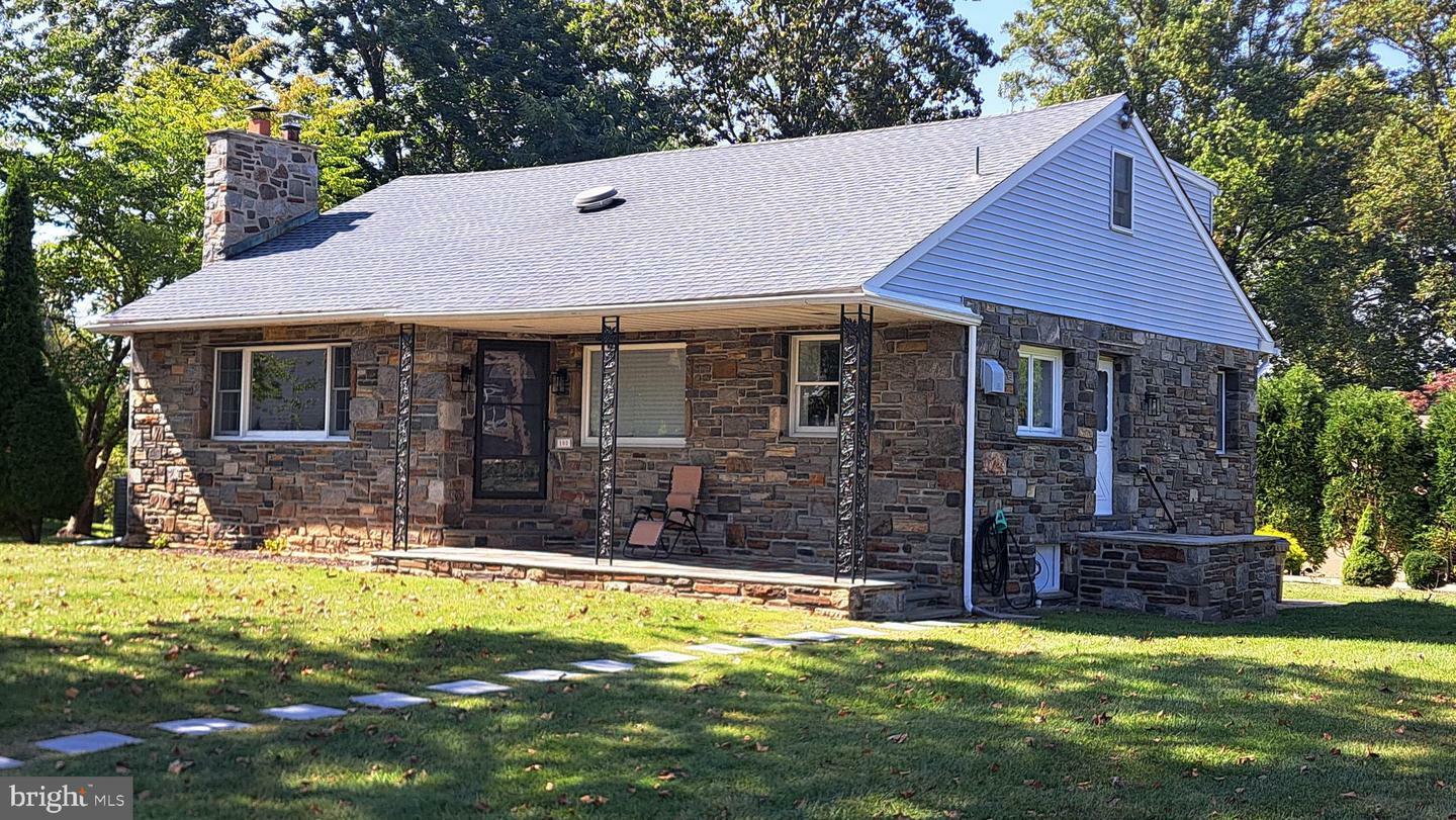 Property Photo:  100 Chestnut Street  PA 19073 