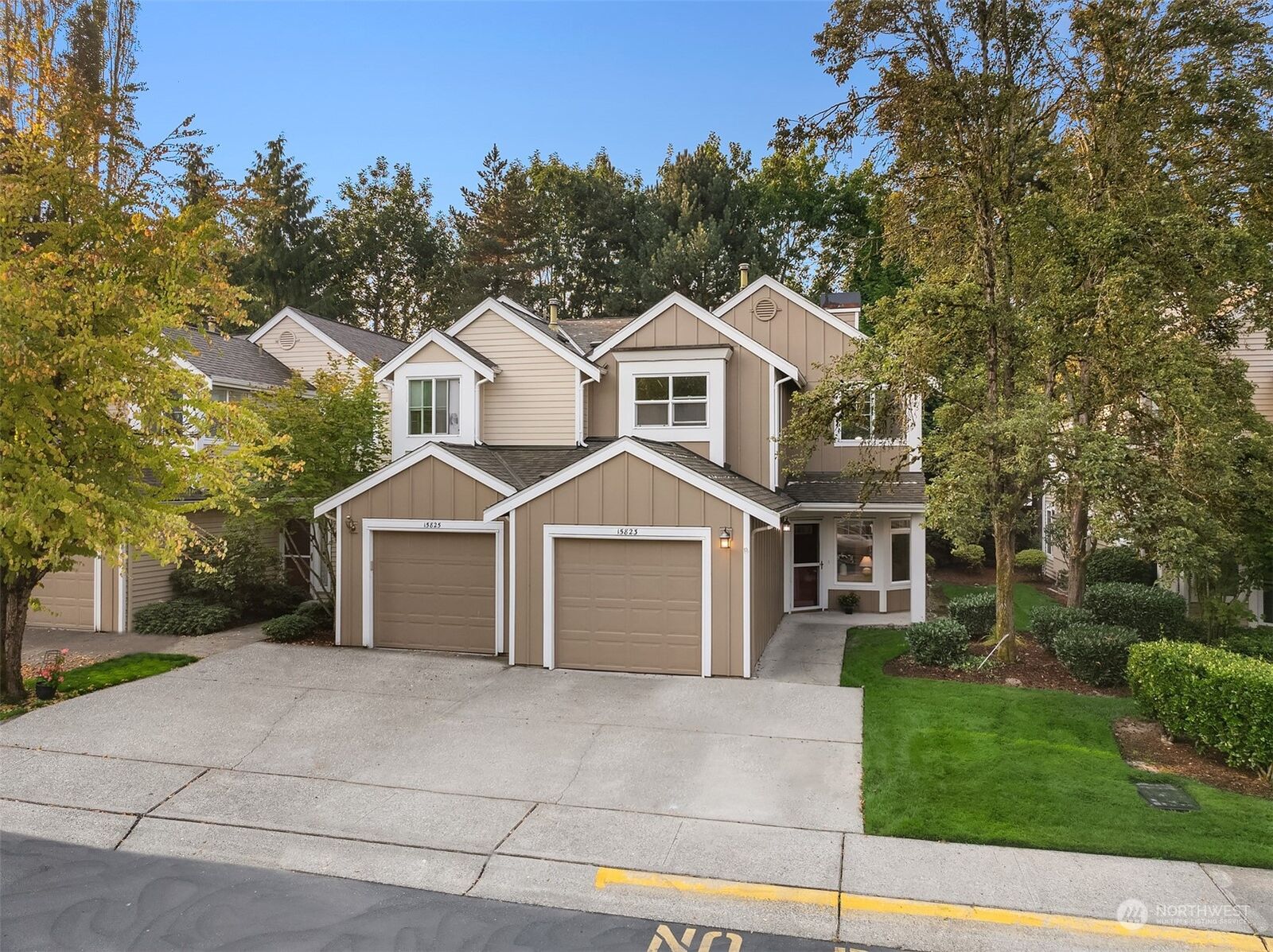 Property Photo:  15823 NE 90th Way 804  WA 98052 