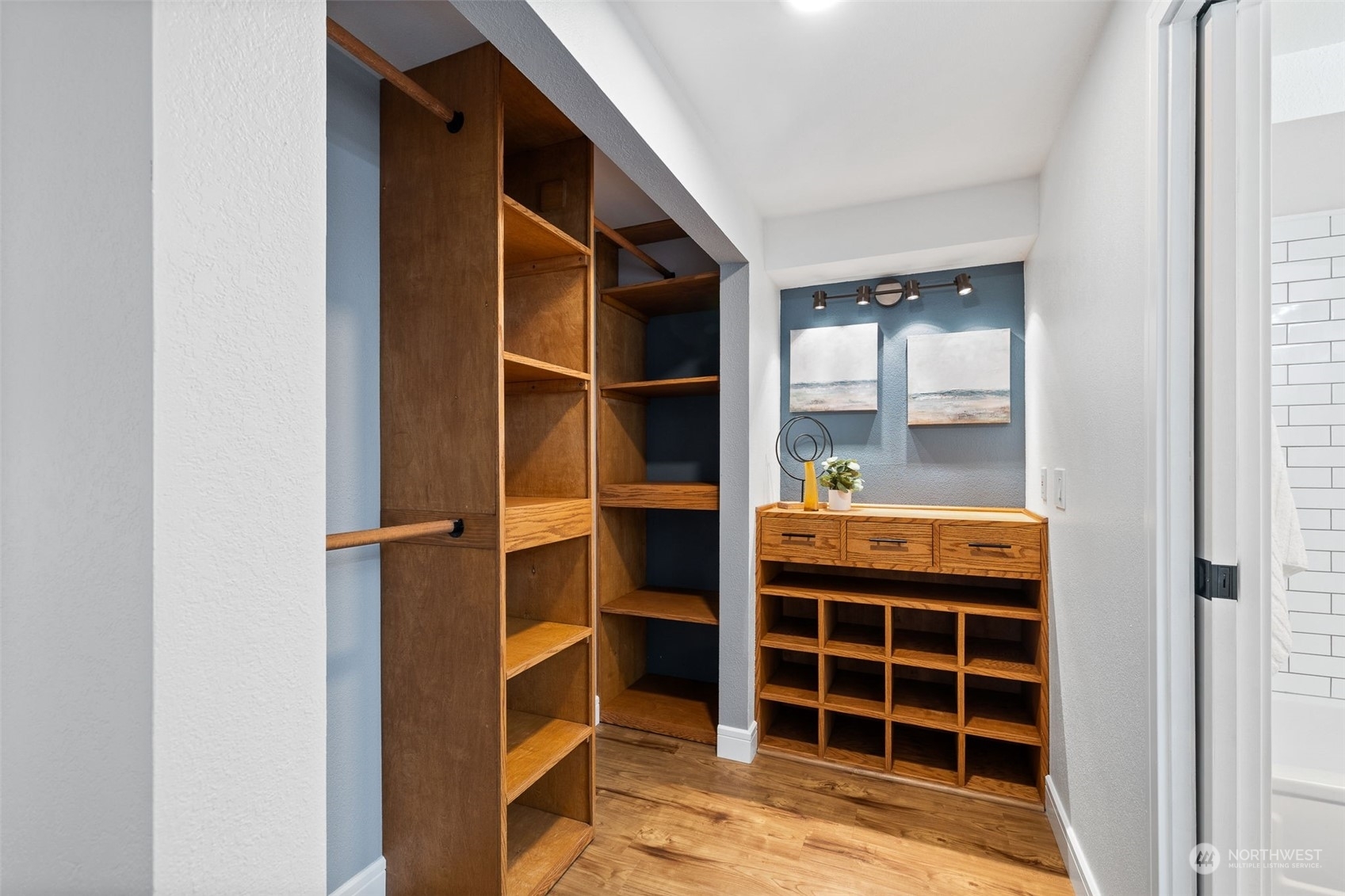 Property Photo: 12349 Roosevelt Way NE 203 WA 98125