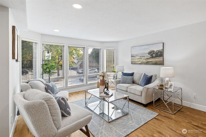 Property Photo: 12349 Roosevelt Way NE 203 WA 98125