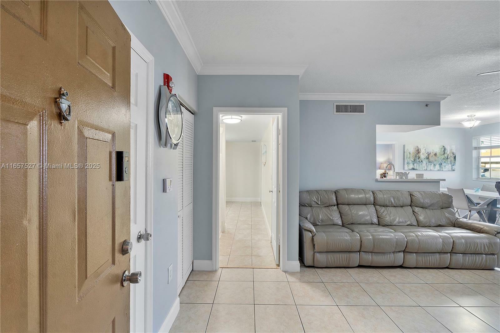 Property Photo: 131 SW 117th Ave 8103 FL 33025