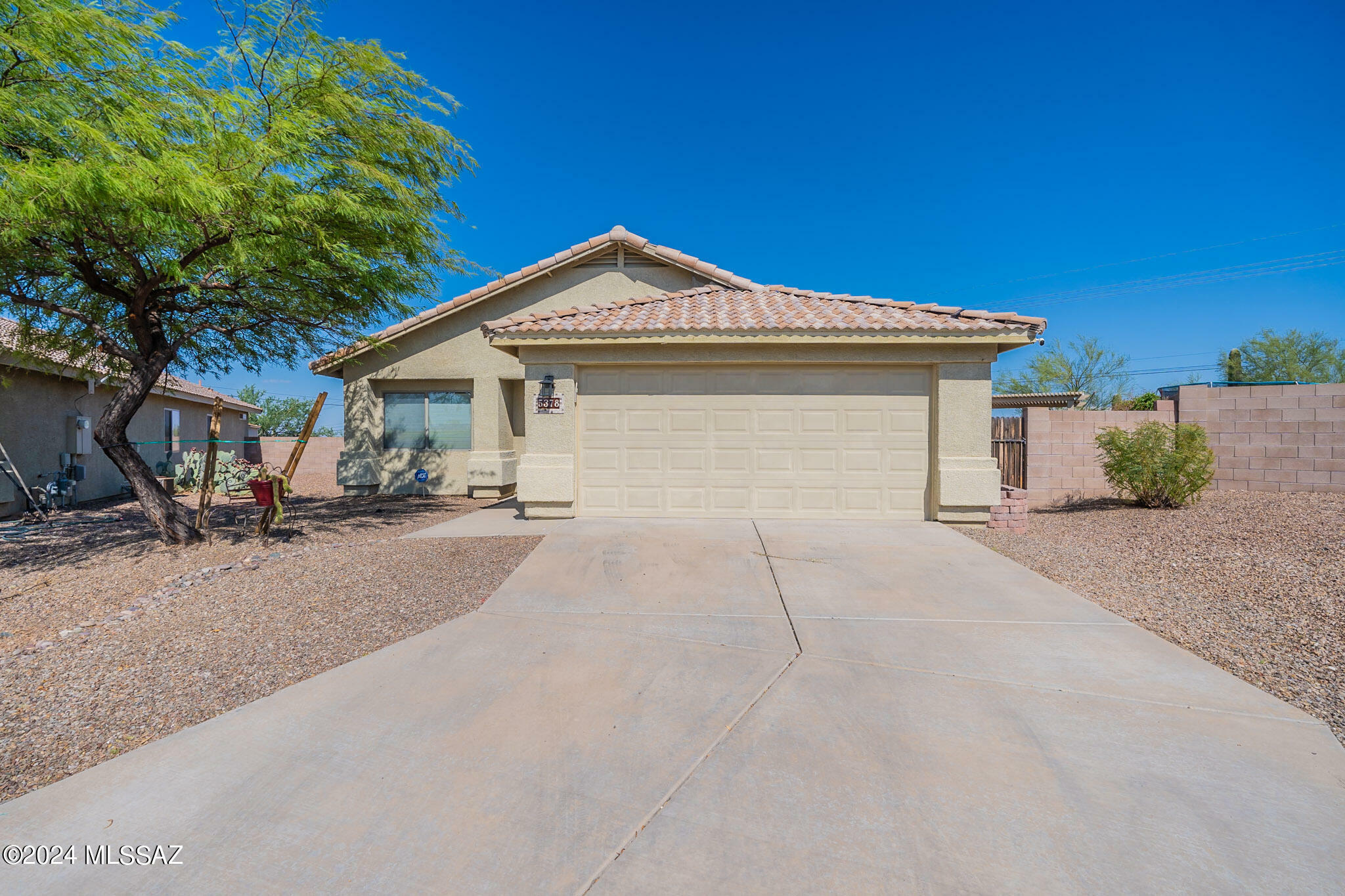 Property Photo:  5378 W Canyon Towhee Street  AZ 85742 