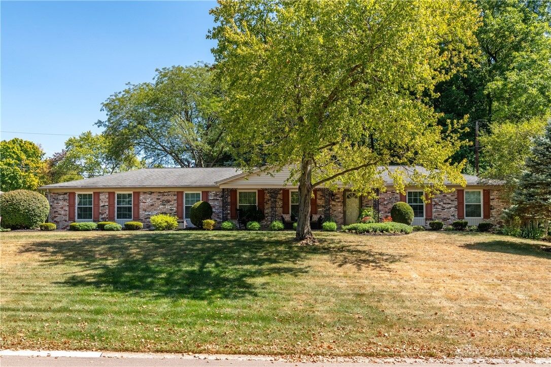Property Photo: 5869 Overhill Lane OH 45429