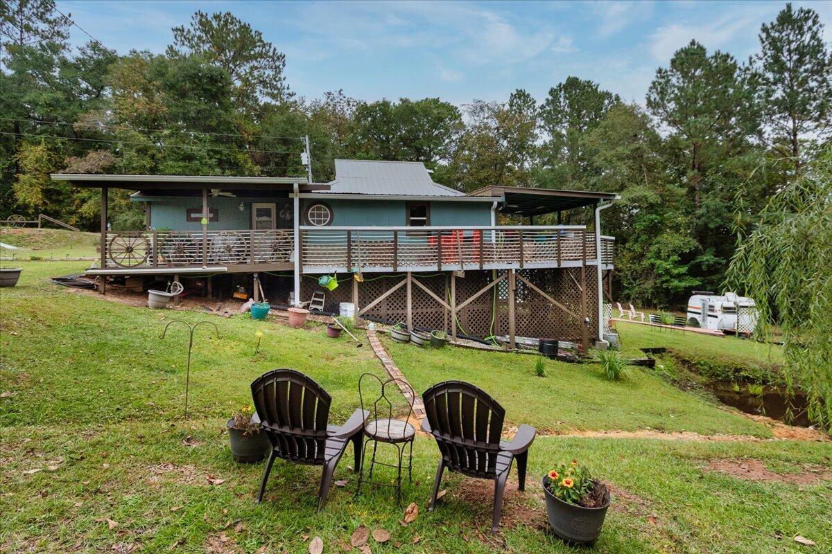 Property Photo: 1677 Crowder Chapel Road FL 32539