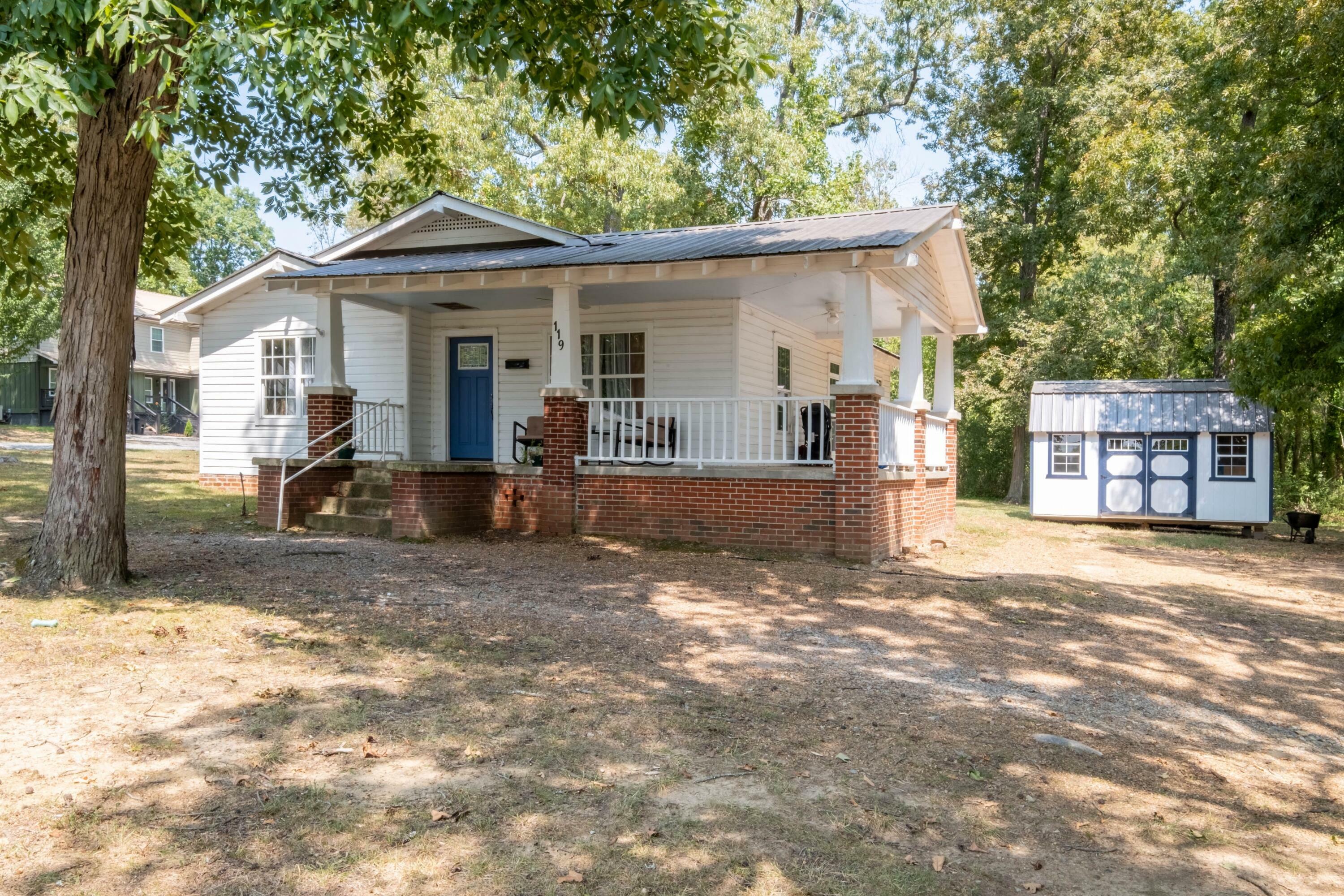 Property Photo:  119 5th St  GA 30752 