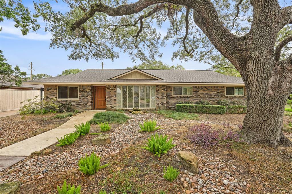 Property Photo:  8811 Manhattan Drive  TX 77096 