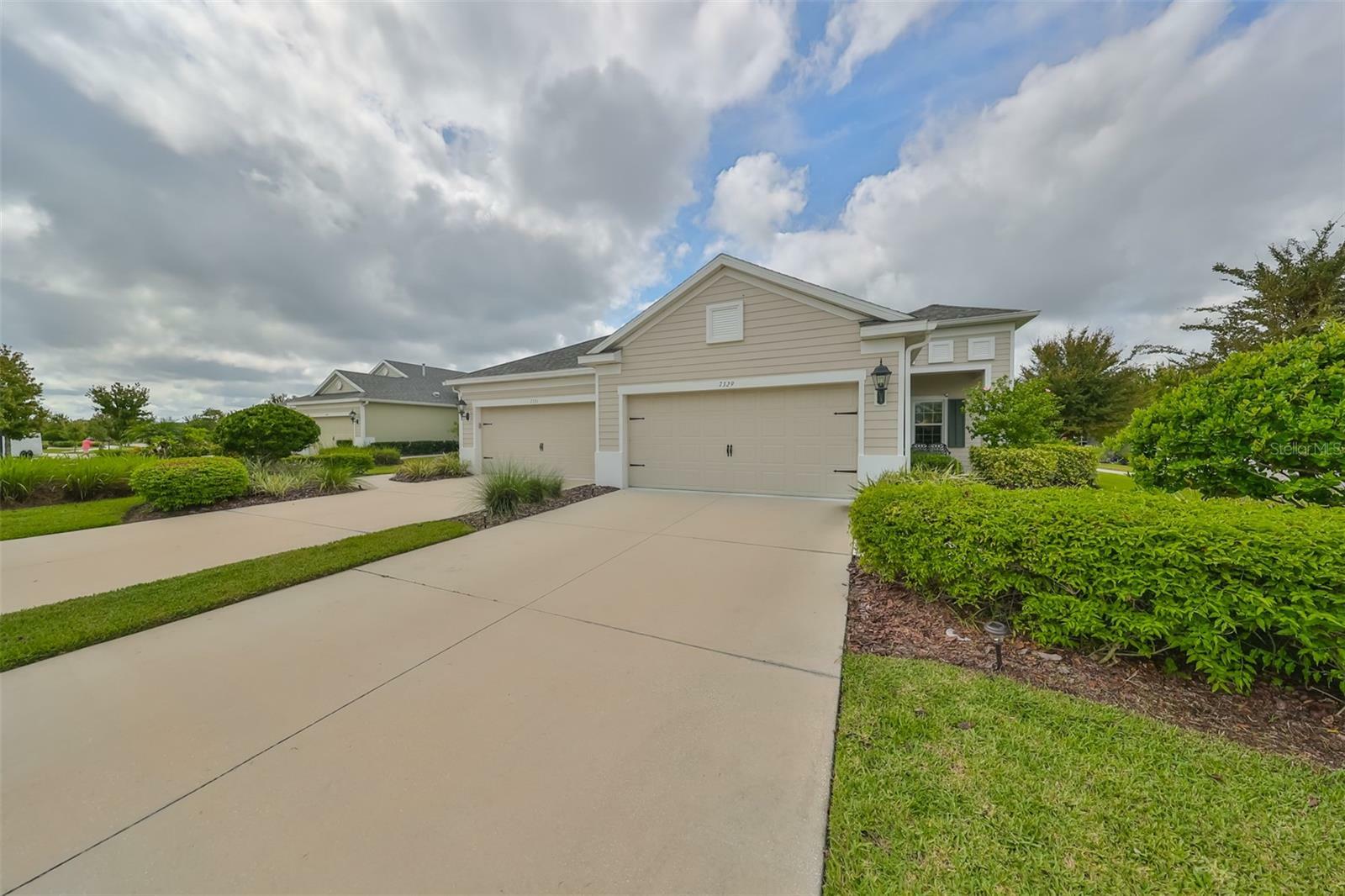 Property Photo:  7329 Parkshore Drive  FL 33572 