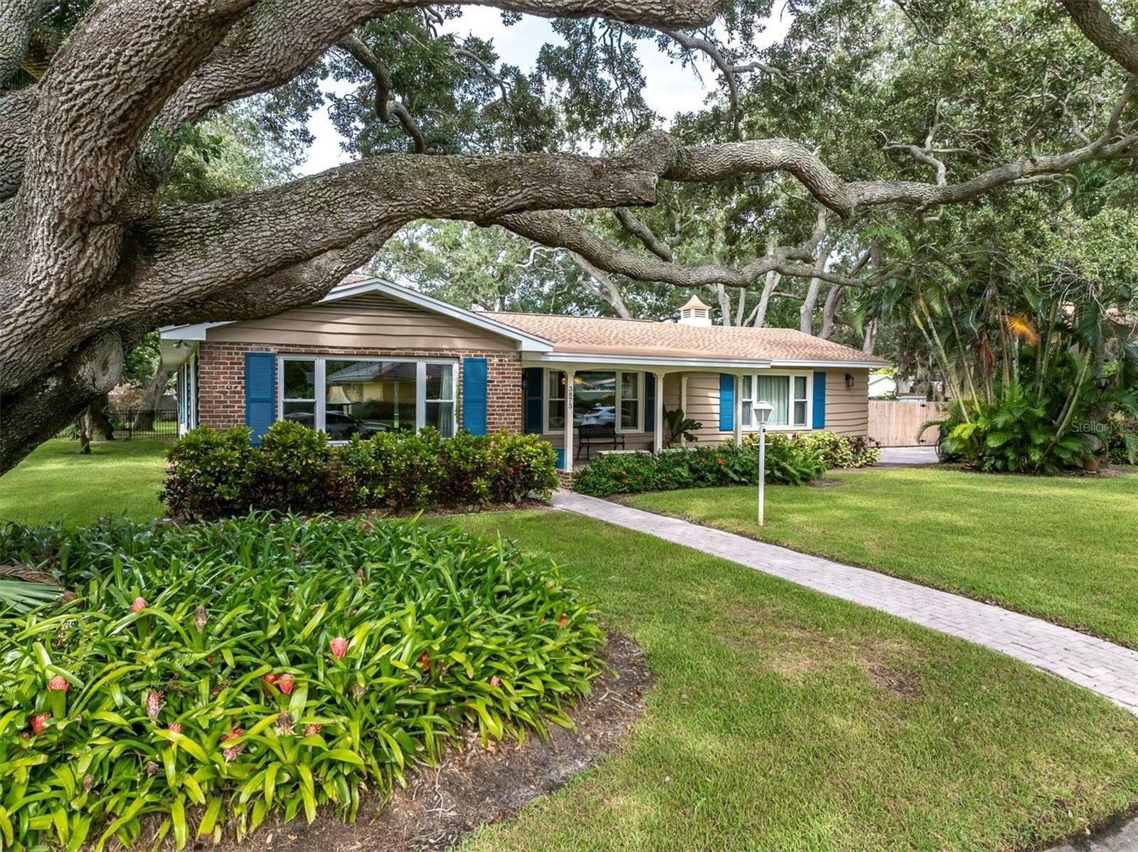 Property Photo:  3875 40th Way S  FL 33711 