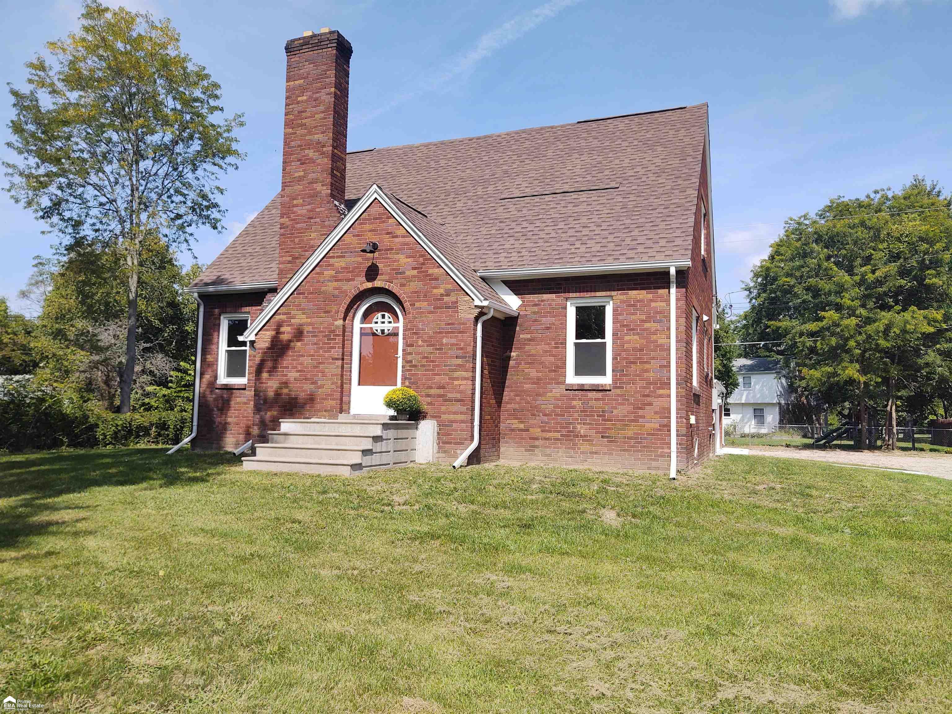 Property Photo:  5372 Pasadena Avenue  MI 48433 