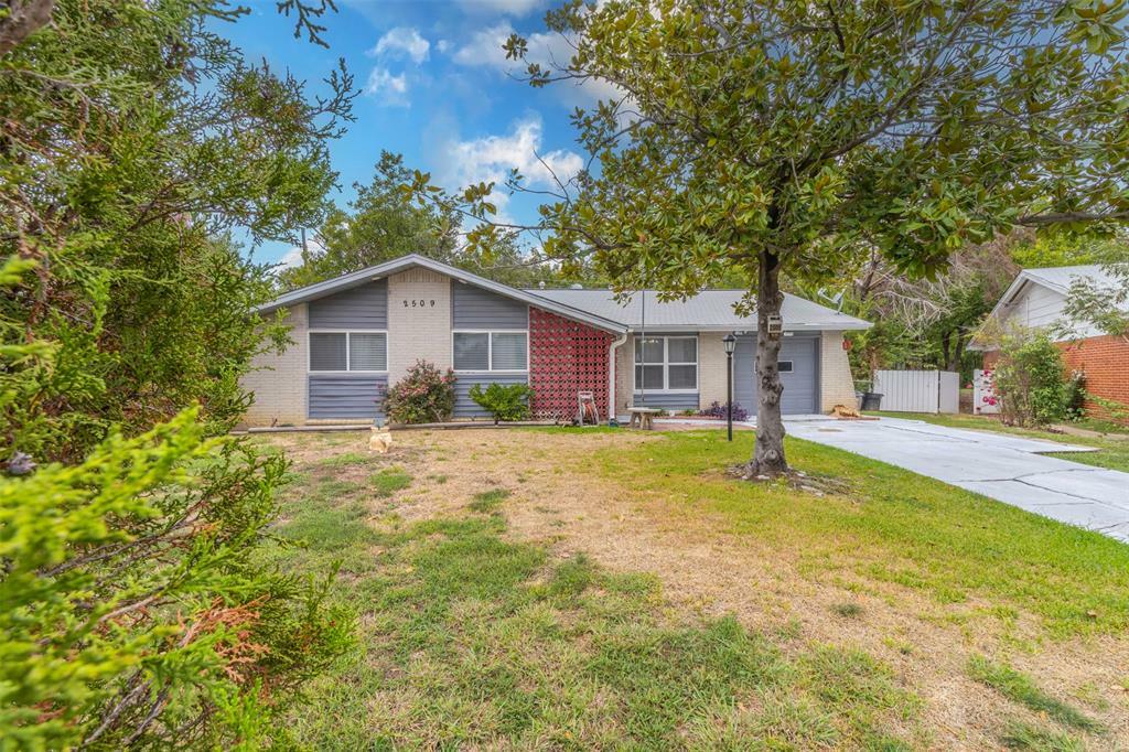 Property Photo:  2509 Custer Court  TX 75062 