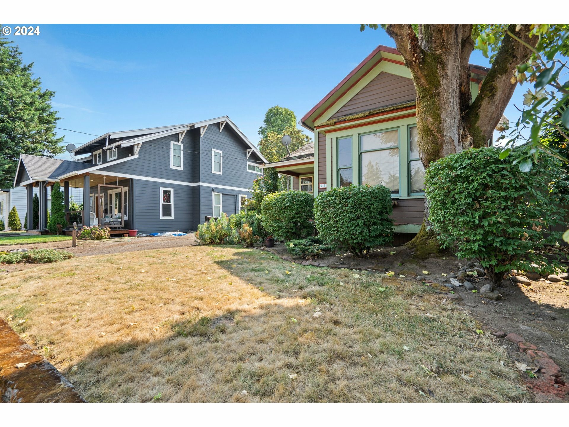 Property Photo:  711 W 17th St  WA 98660 