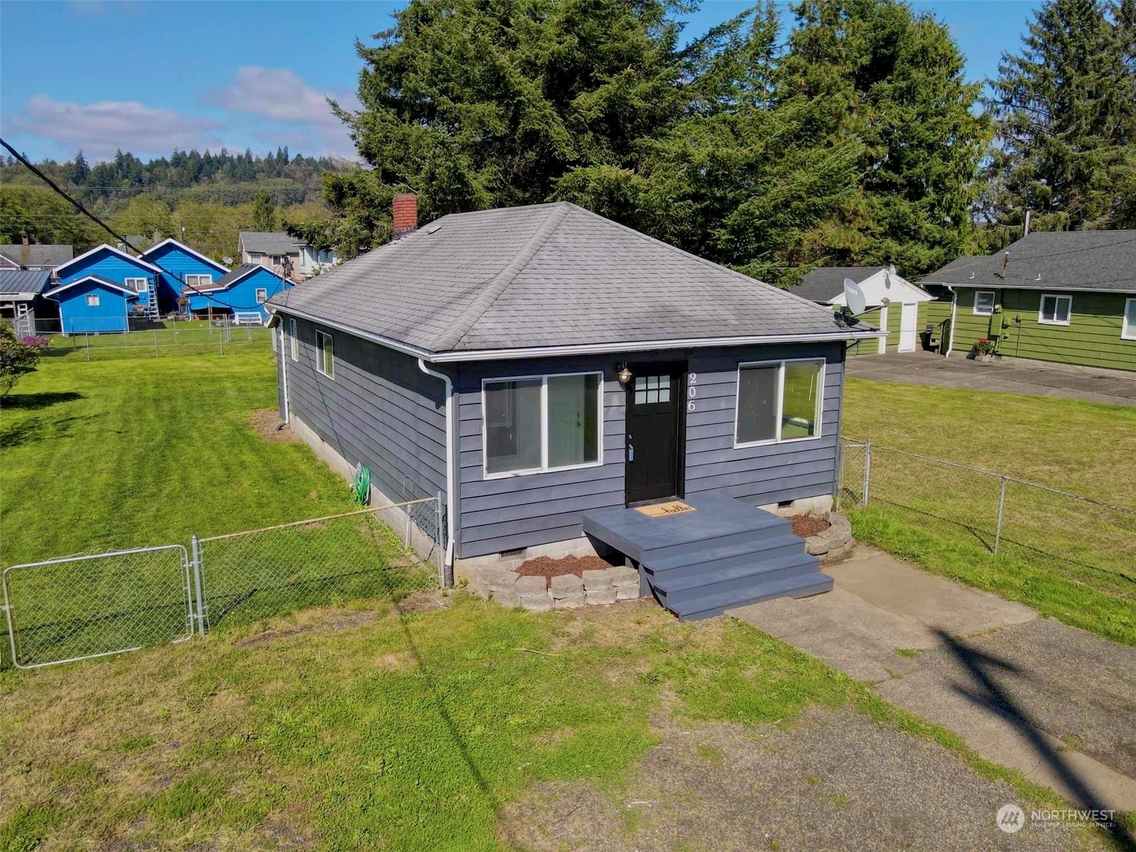 Property Photo:  206 E Scott Street  WA 98520 