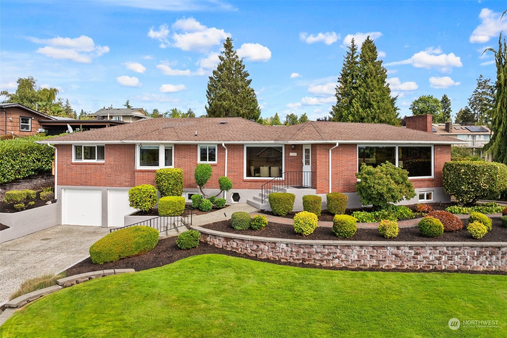 Property Photo:  1327 N Jackson Avenue  WA 98406 