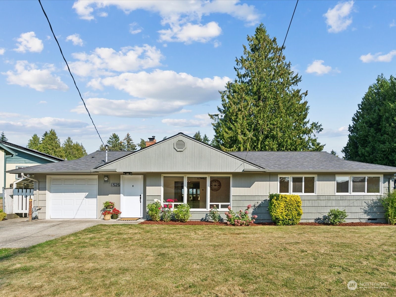 Property Photo:  1525 Kitsap Drive  WA 98312 