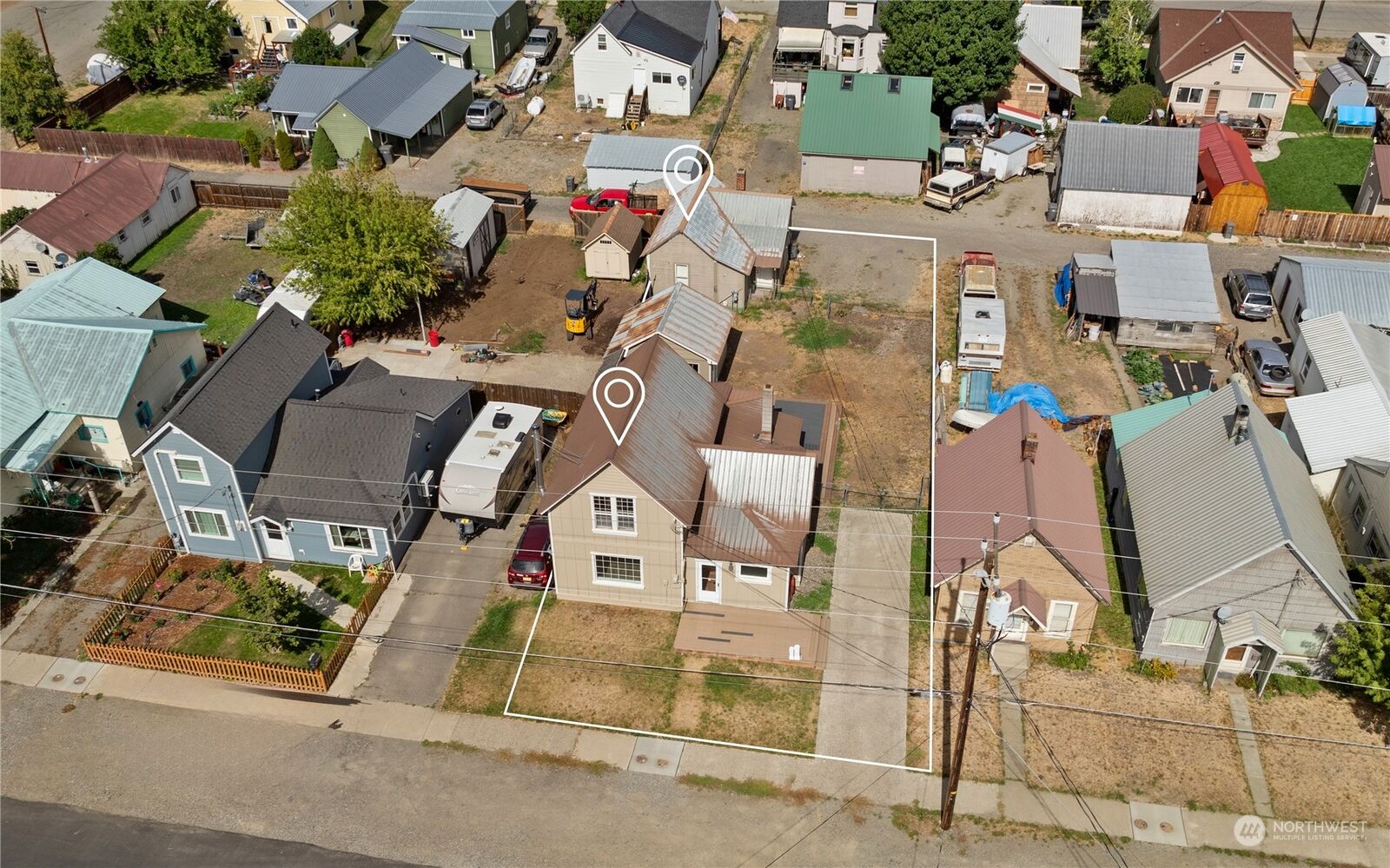Property Photo: 110 W 2nd Street WA 98922
