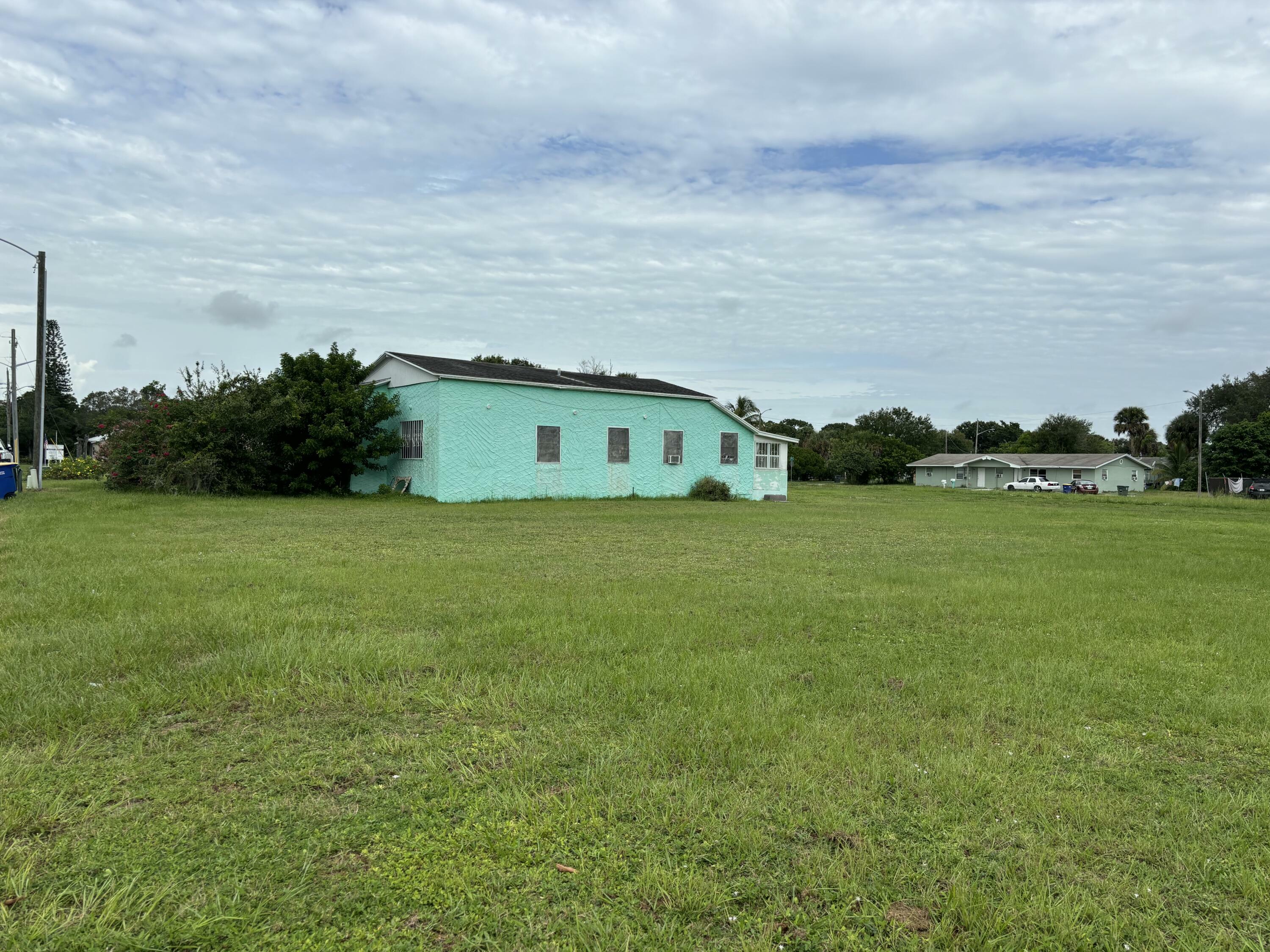 Property Photo:  1706 Ave C  FL 34950 