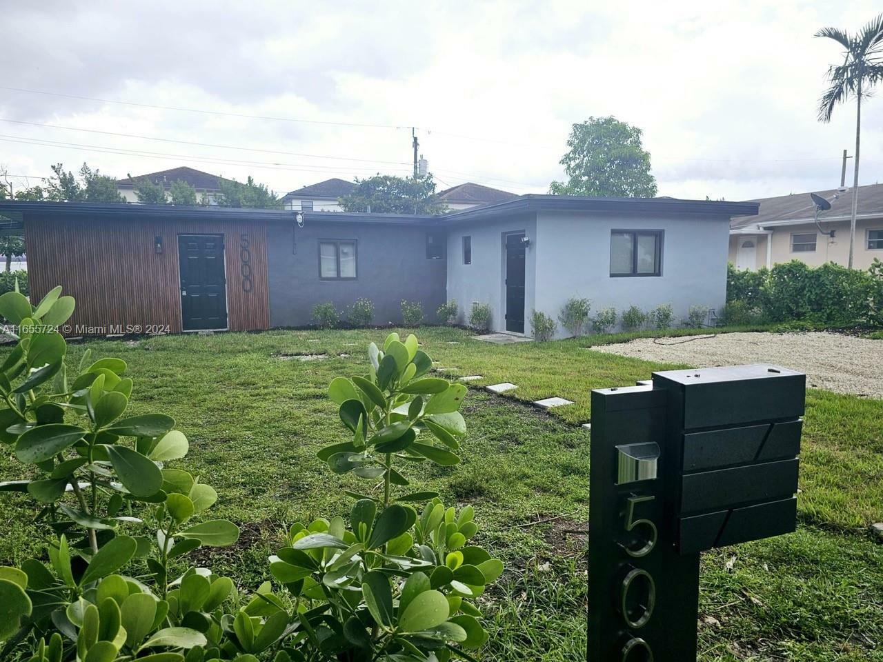 Property Photo:  5000 SW 26th Ave  FL 33312 