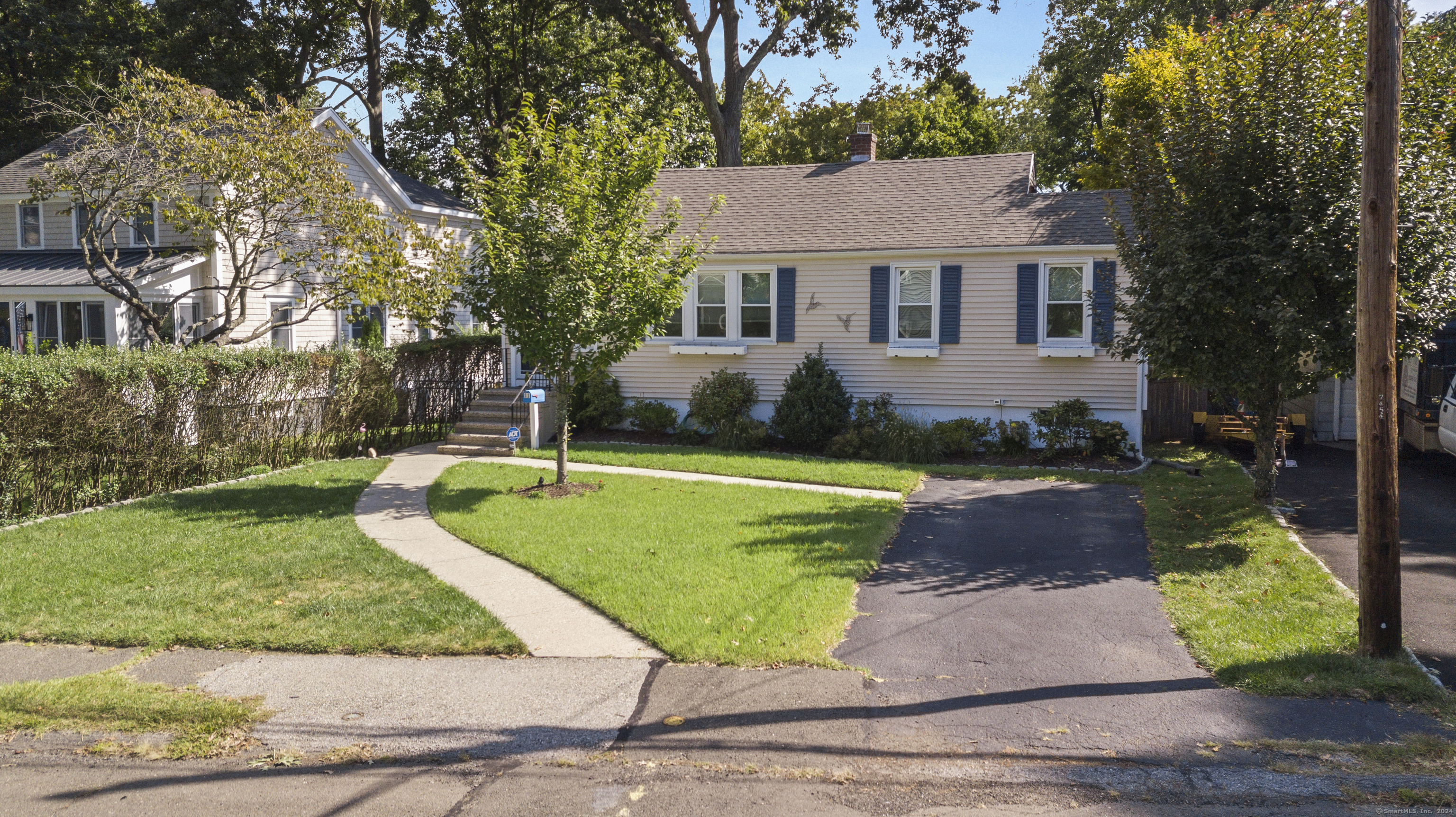 Property Photo:  11 Woodledge Road  CT 06907 