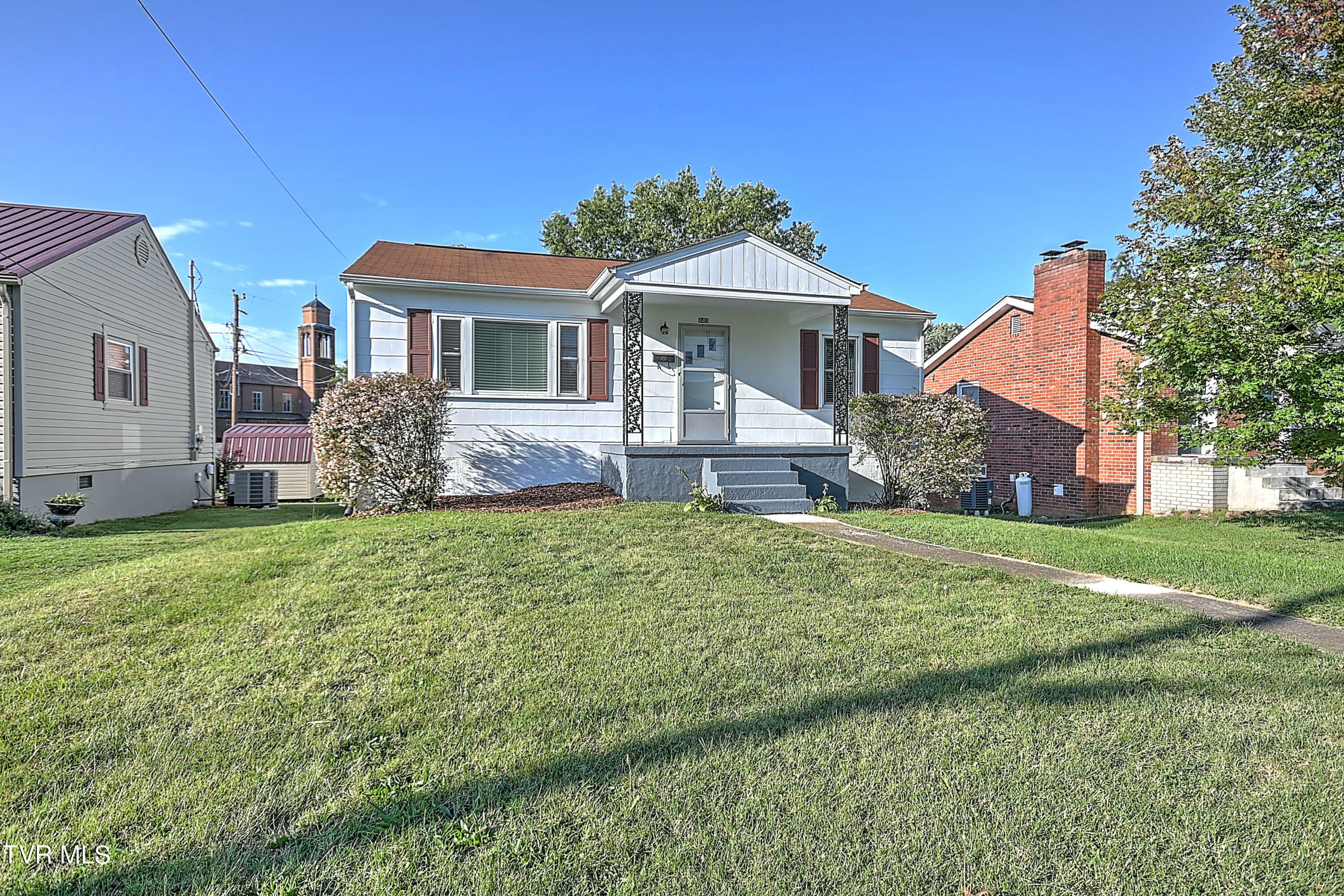 Property Photo:  840 Taylor Street  TN 37620 