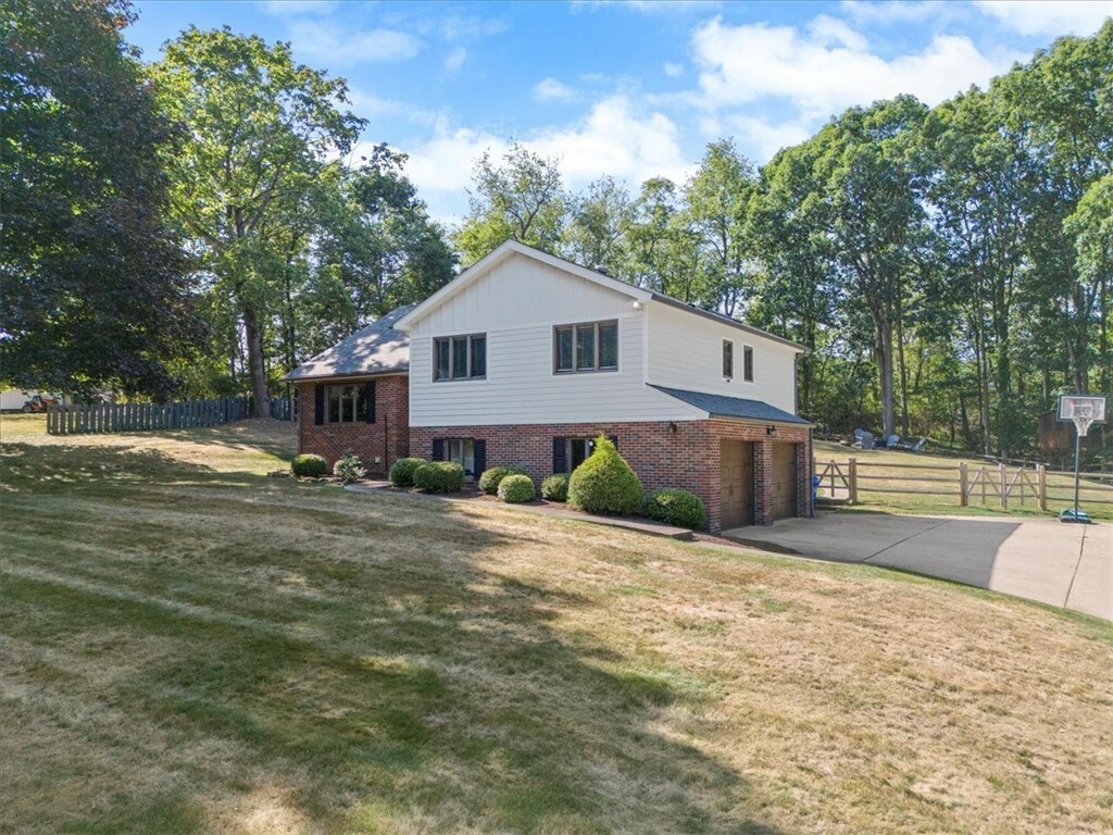 Property Photo:  4015 Watters Ln  PA 15044 