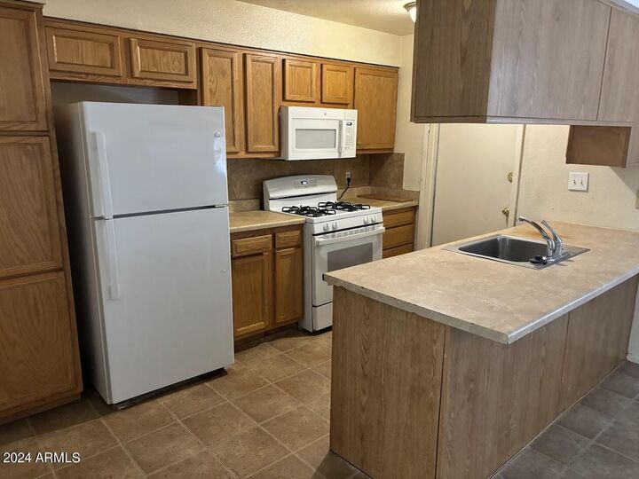 Property Photo:  2018 N 52nd Drive  AZ 85035 