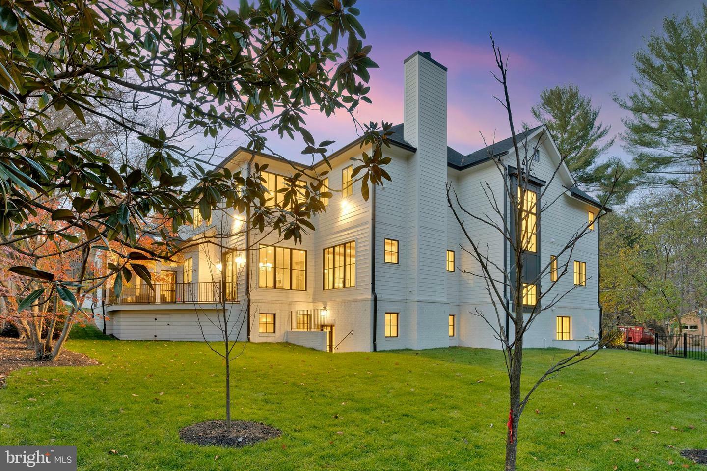 Property Photo: 1440 Ironwood Drive VA 22101