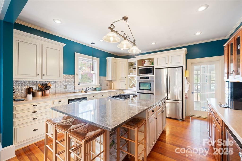 Property Photo:  515 S Academy Street  NC 28092 