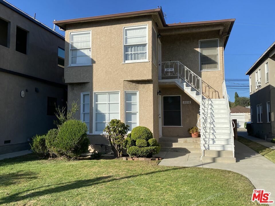 Property Photo:  2616 S Barrington Ave  CA 90064 