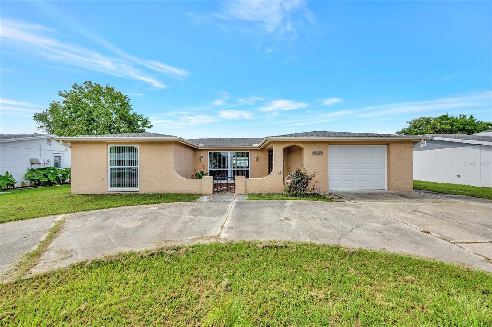 Property Photo:  7314 Parrot Drive  FL 34668 