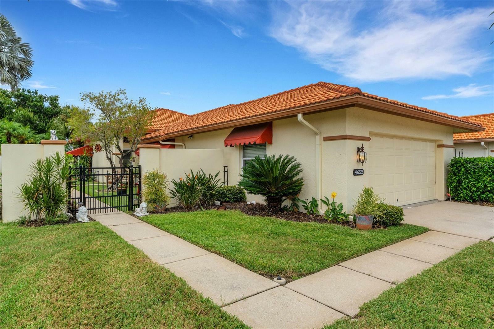 Property Photo:  4652 Peridia Boulevard E  FL 34203 