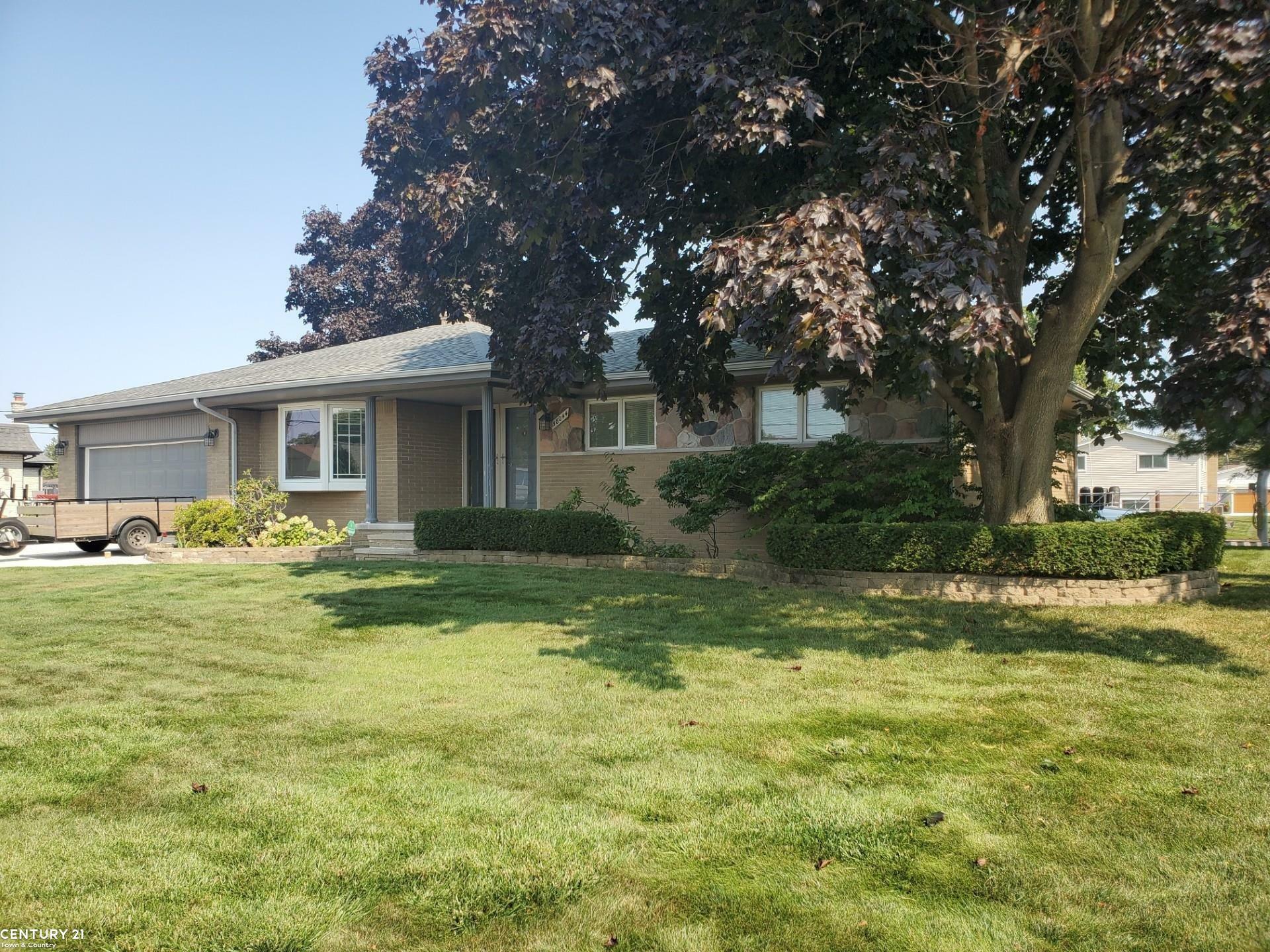 Property Photo:  38044 Seaway Court  MI 48045 