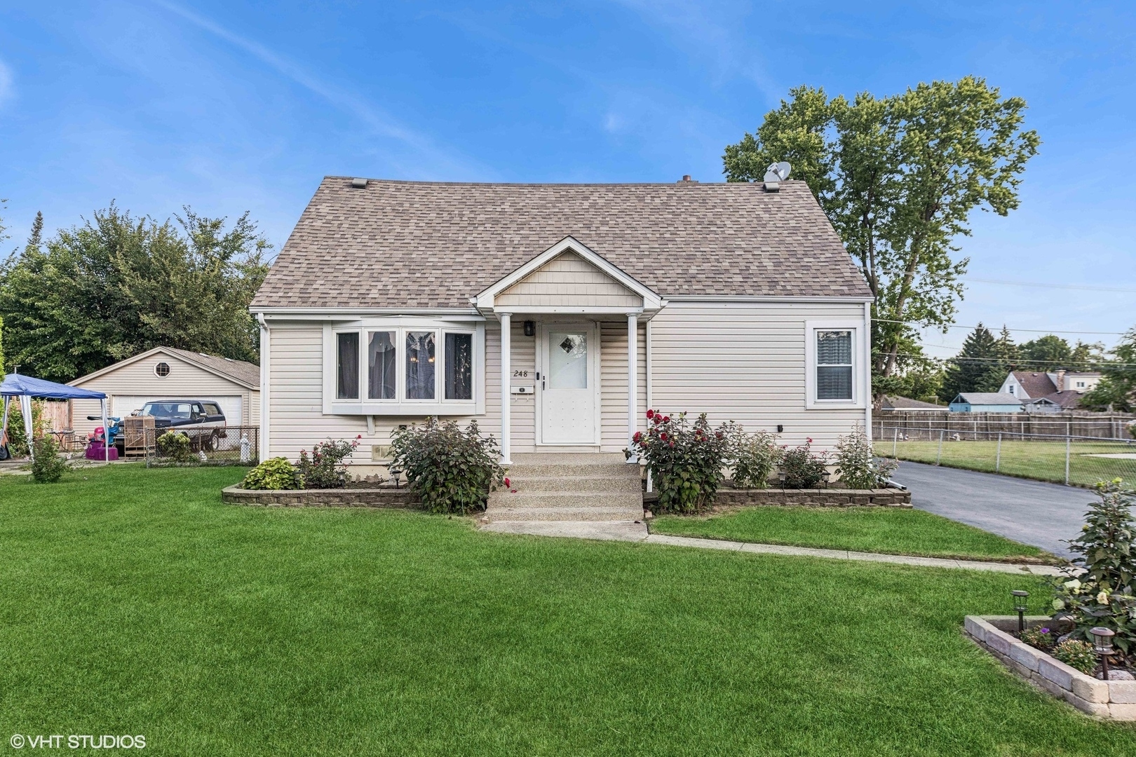 Property Photo:  248 Macarthur Drive  IL 60164 