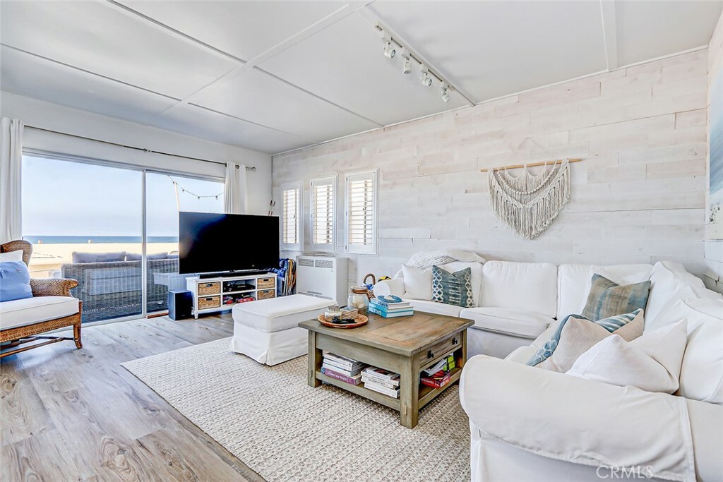 Property Photo: 1614 The Strand CA 90254