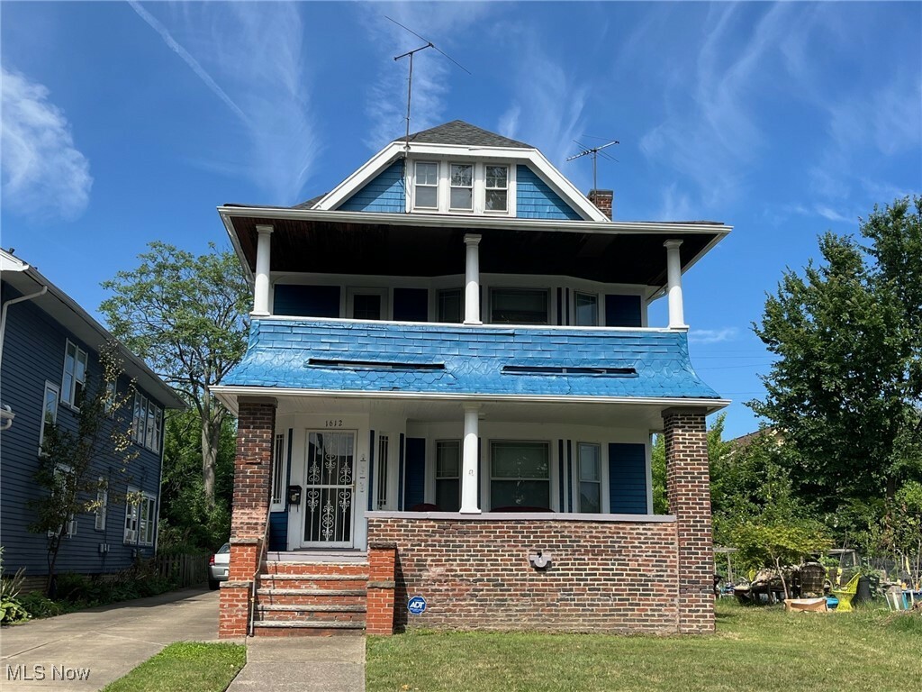 Property Photo: 1612 Hillcrest Road OH 44118